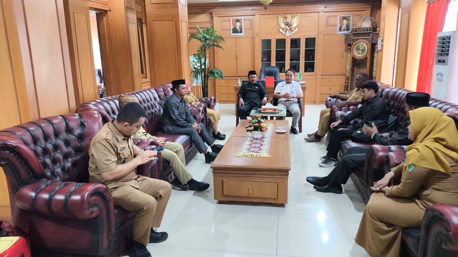Kementerian lingkungan hidup melakukan kunjungan Kerja ke Pemerintah Daerah  terkait TPA yang mendapat sanksi administrasi dari kementrian lingkungan hidup